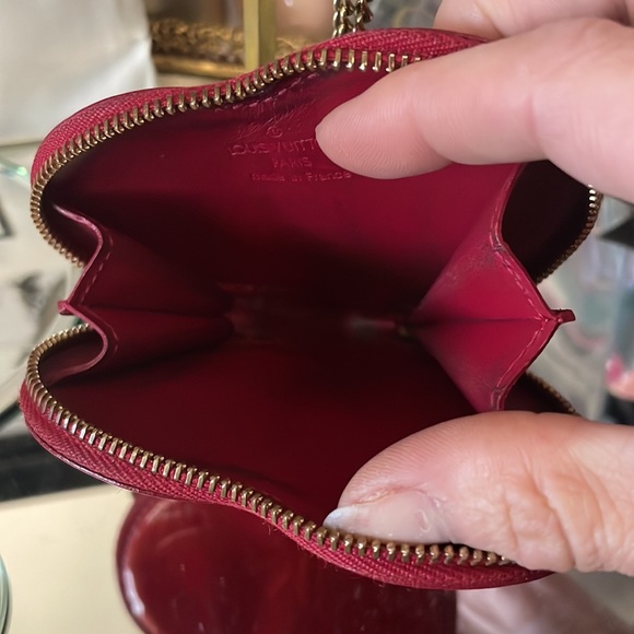 - Louis Vuitton Vernis Heart ♥️ Wallet - Picture 7 of 9